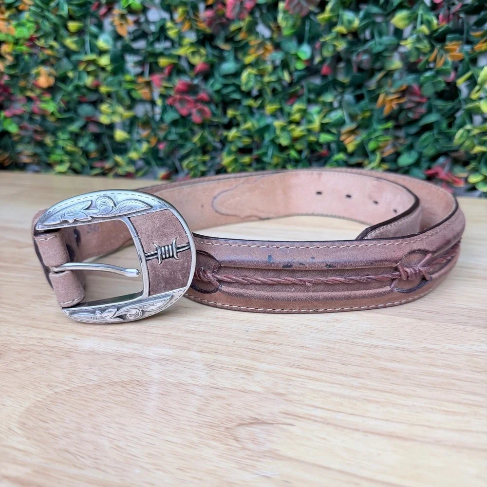 Justin Mens Brown Leather Western Belt 36 Engraved Barbed Wire Buckle C10817
